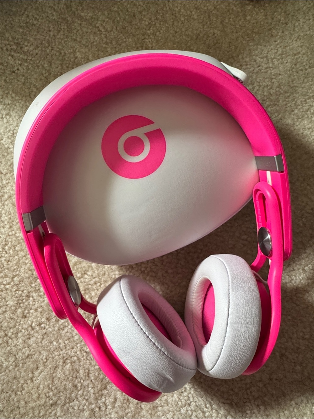 Beats by Dre Over-Ear Headphones in Pink & White